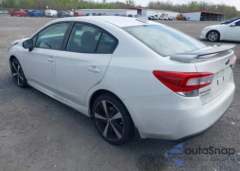 2018 Subaru Impreza 2.0I Sport z USA, uszkodzony, nr VIN 4S3GKAM64J3601442